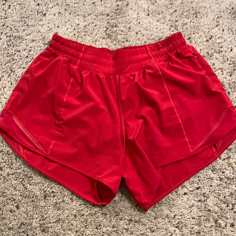 Lululemon 2” Hotty Hot Short